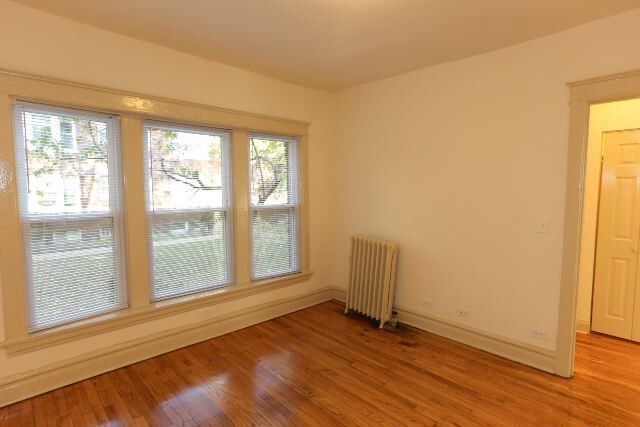 Building Photo - 4710 N Racine Ave