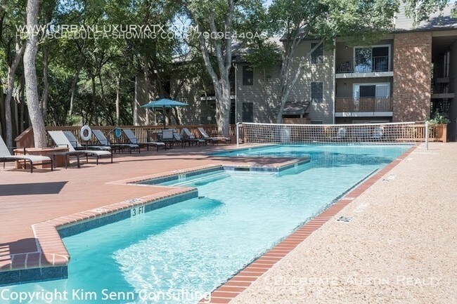 Building Photo - Hillside Creek