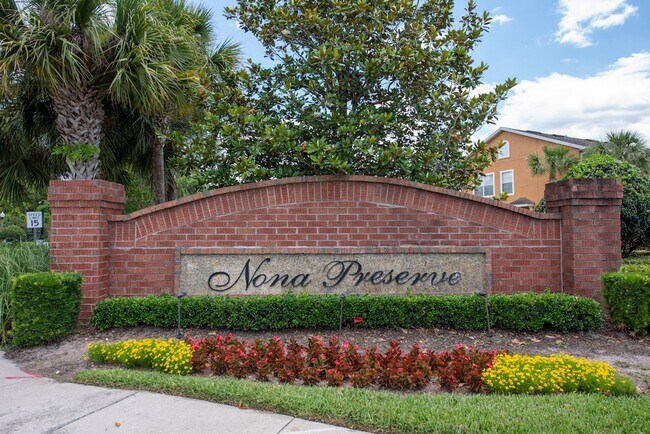 Building Photo - Nice 3/2.5 Townhouse with Garage in Lake N...