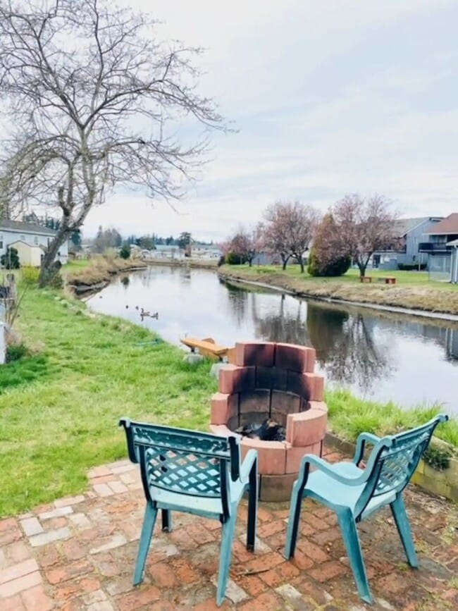 Building Photo - 7525 Morrison Ave