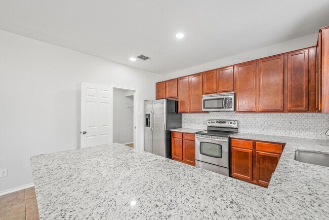 Building Photo - Alamo Ranch Rental!