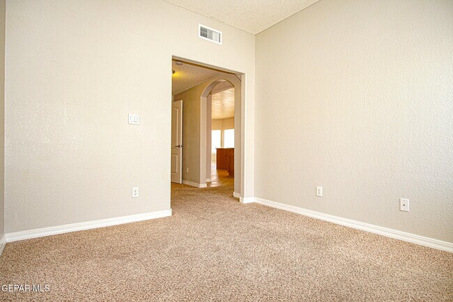 Building Photo - 12712 Tierra Karla Dr