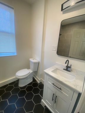 Building Photo - 3030 Chippewa St