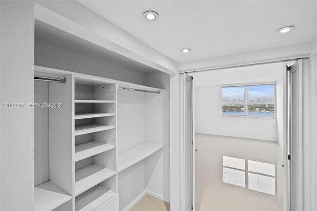 Building Photo - 650 West Ave