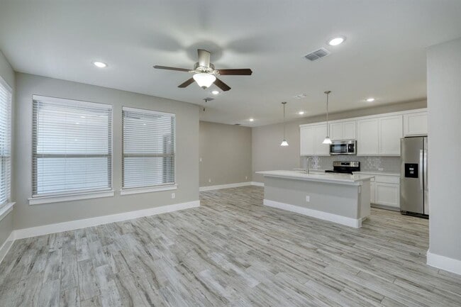 Building Photo - 438 Parkline Dr
