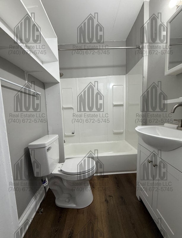 Building Photo - 440-440 Locust St