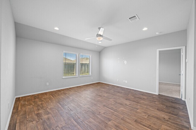 Building Photo - 4315 Isoletta Ct