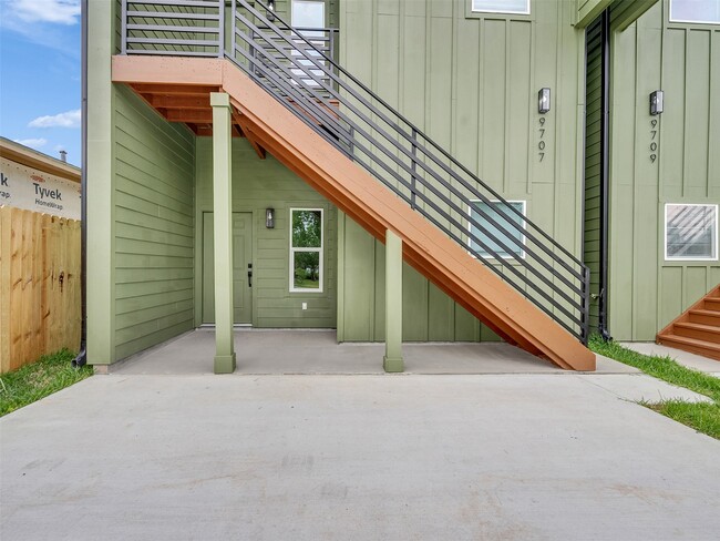 Building Photo - 9709 Cargill St