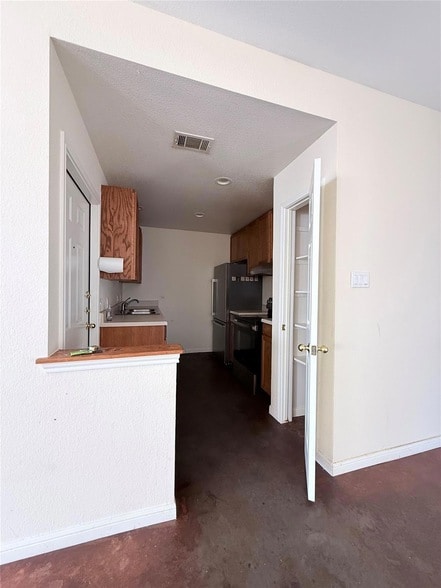 Building Photo - 8621 Talyne Chaise Cir