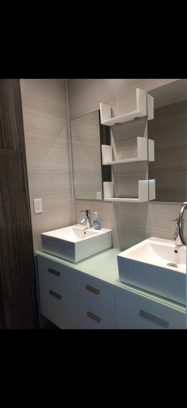 Building Photo - 44 Sherman Ave