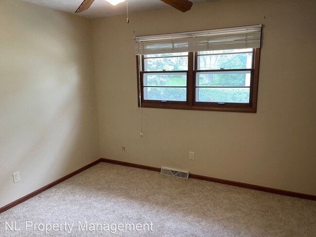Building Photo - 3 br, 2.5 bath House - 2267 South 133 Ave