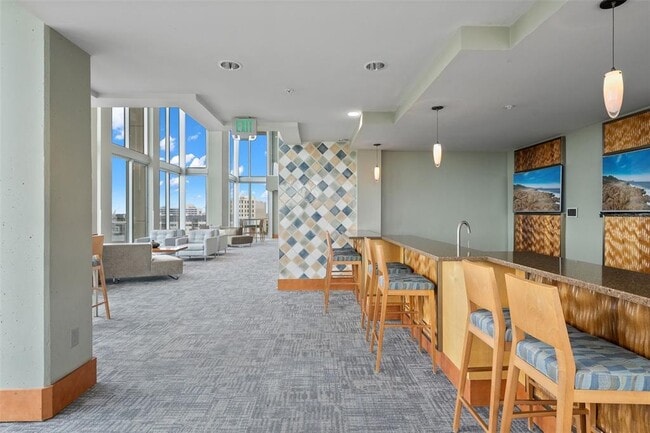 Building Photo - 777 N Ashley Dr