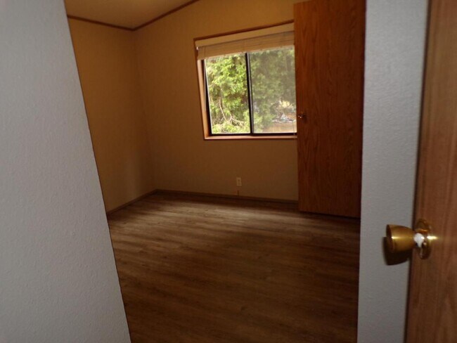 Building Photo - 4590 US-20