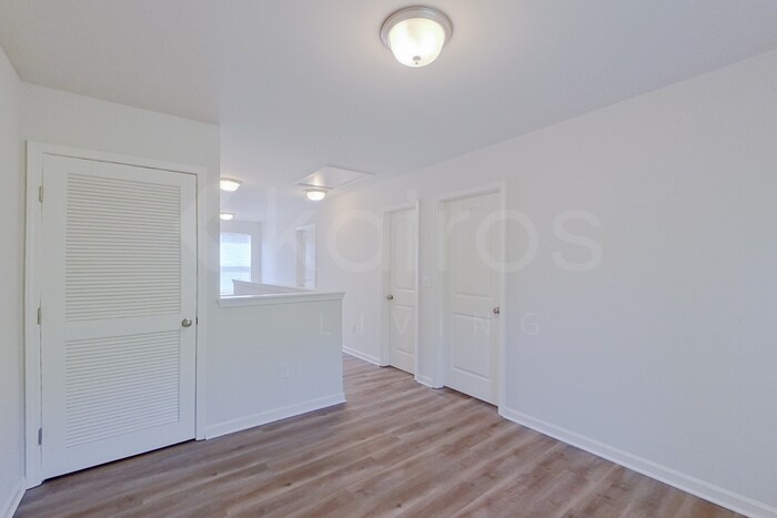 Building Photo - 137 Shamrock Dr SW