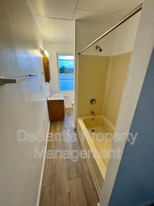 Building Photo - 42 Climax St