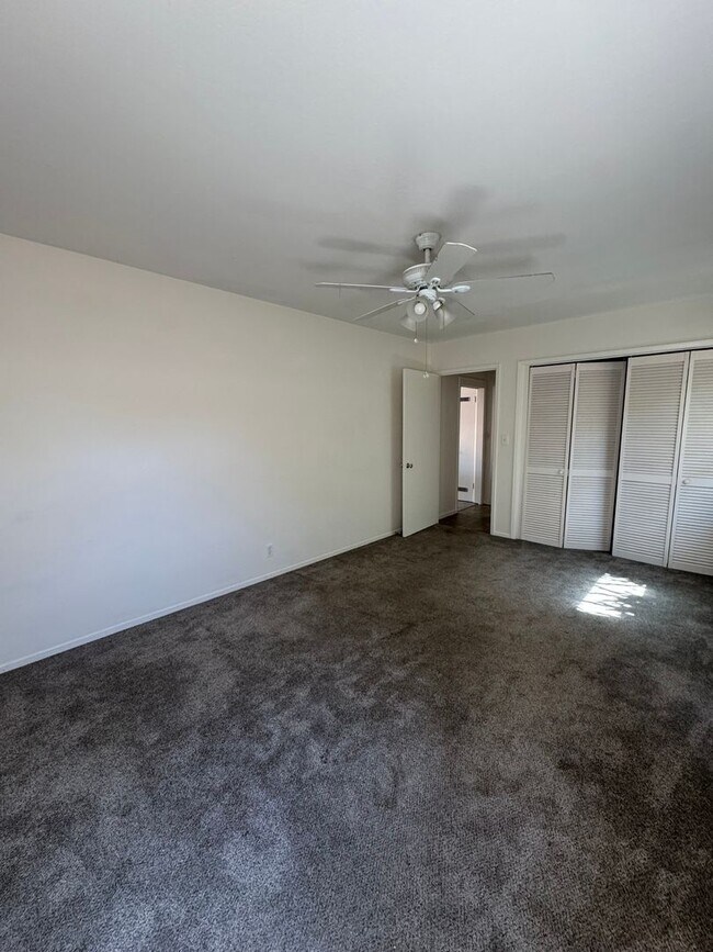 Building Photo - 4575 Emerald St