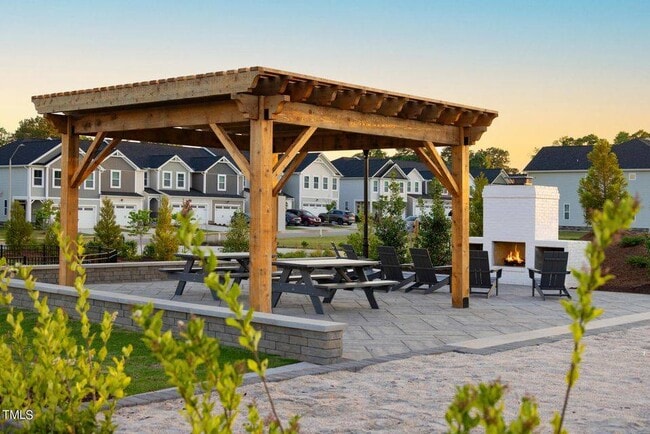 Building Photo - 139 Siebold St