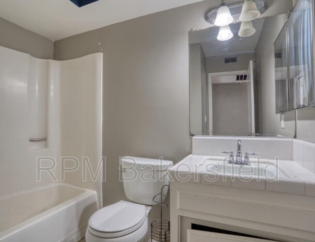 Building Photo - 2851 Van Buren Pl