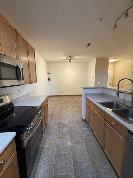 Kitchen - 14241 E 1st Dr
