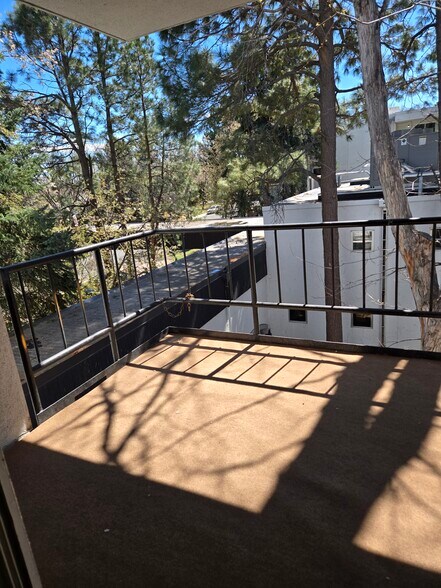 Building Photo - 2325 S Linden Ct