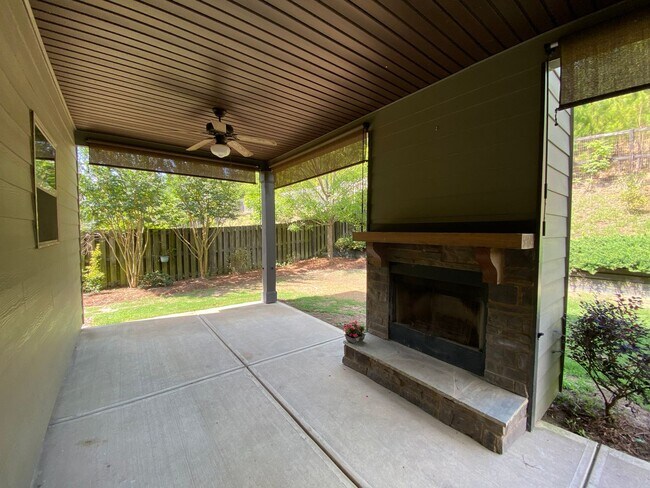 Building Photo - 735 Porter Ln
