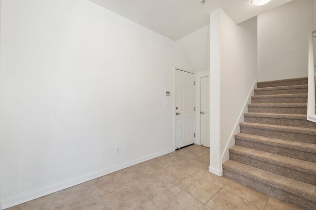 Building Photo - Luxury 2 Bedroom, 2.5 Bath Townhome Near D...