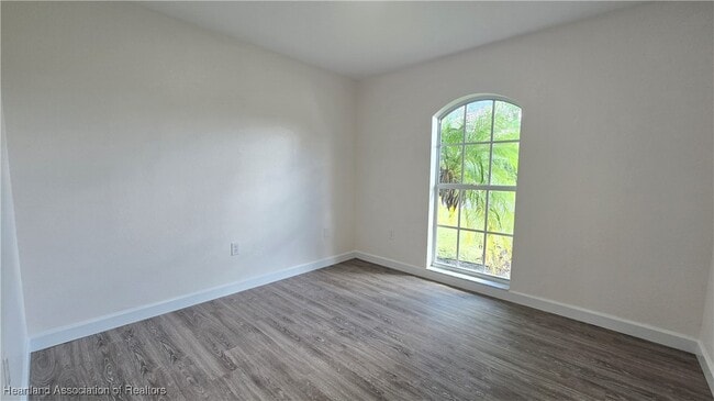 Building Photo - 5201 Diamond Dr