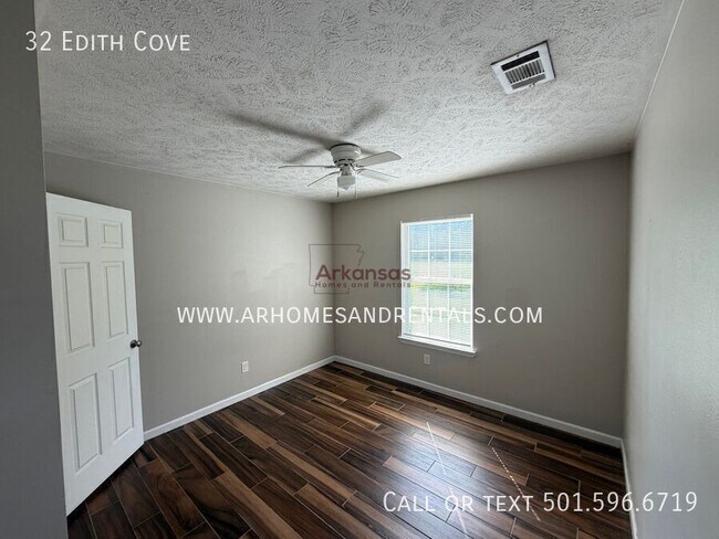 Building Photo - 32 Edith Cv