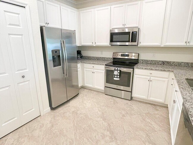 Building Photo - 9893 Haze Dr