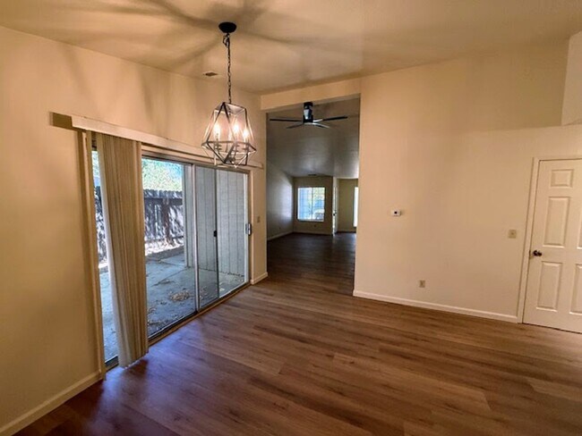 Building Photo - 1295 Alicia Cir