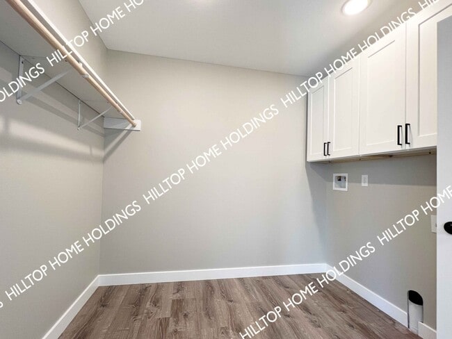 Building Photo - 61 Hilltop Rd