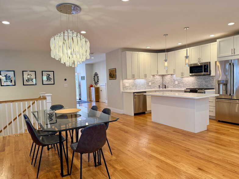 Building Photo - 13 Cottage Ave