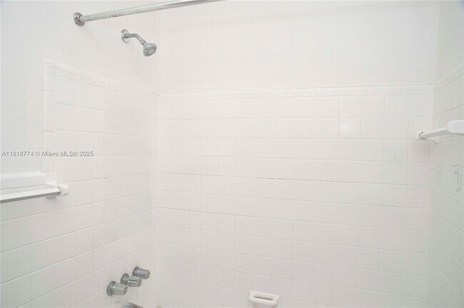 Building Photo - 2206 Fillmore St