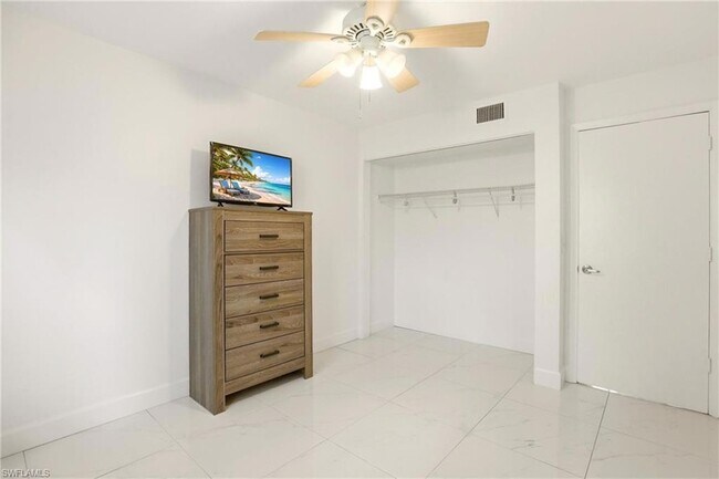 Building Photo - 1450 Green Valley Cir