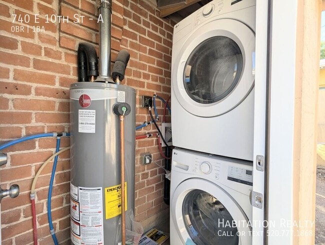 Building Photo - 740 E 10th St