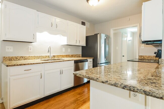 Building Photo - 428 Matterhorn St