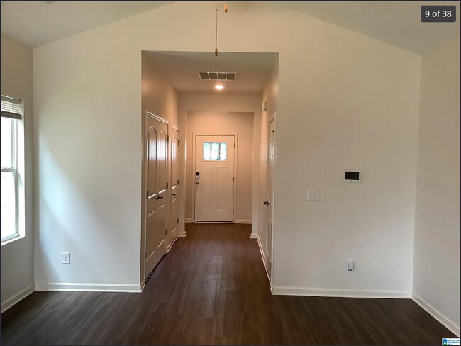 Building Photo - 516 Reading Ln