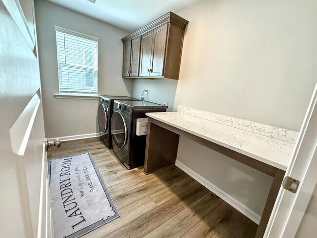 Building Photo - 524 Harbour Pointe Dr