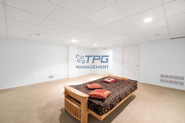 Building Photo - 14 Sand Hill Ct