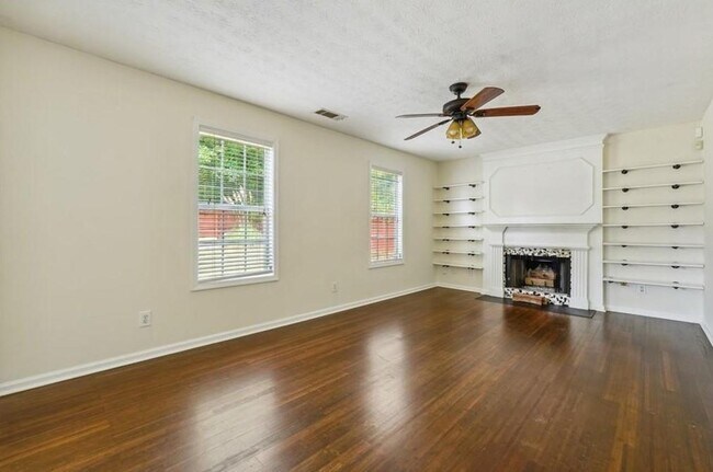Building Photo - 4255 Old House Dr