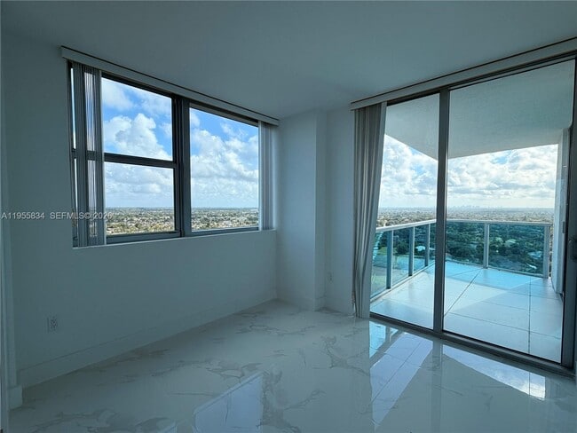 Building Photo - 2641 N Flamingo Rd