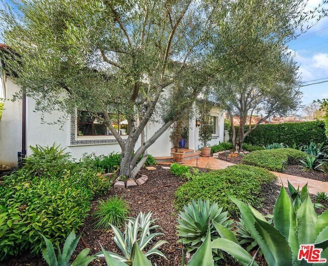 Building Photo - 101 S Kilkea Dr