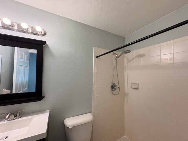 Building Photo - Charming Rental Home in Northwest Ocala – Comfort, Convenience & Value!