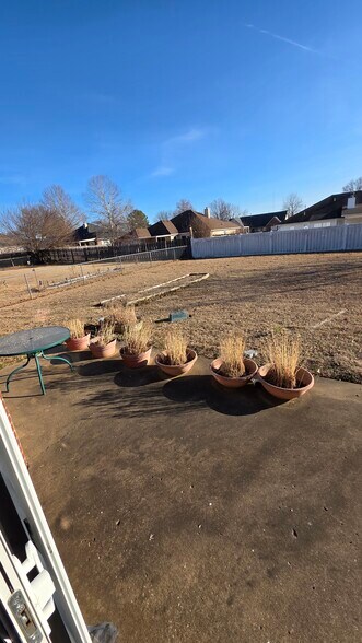 Building Photo - 8213 E Norman St