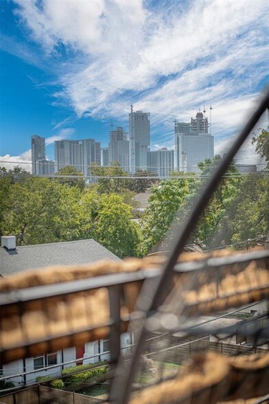 City Skyline - 1322 E 12th St