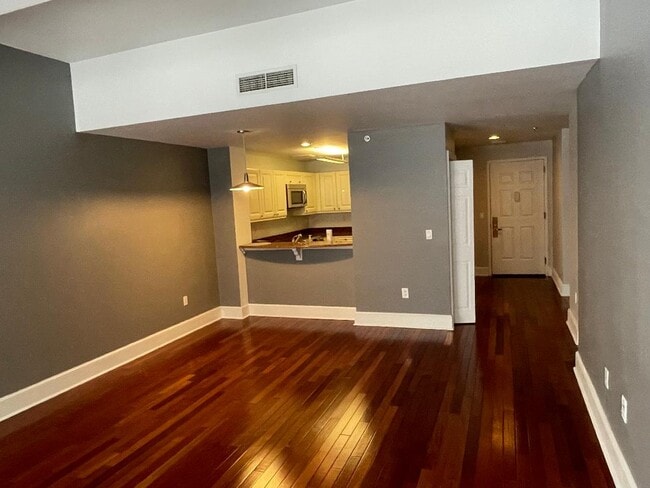 Living room and Kitchen - 1500 Chestnut St