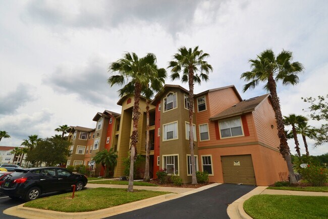 Building Photo - Beautiful 1/1 in Villas Del Sol ~ Gated Comm w/ Resort-Style Amenities!