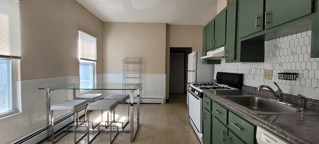 Building Photo - 85 Mt Vernon St