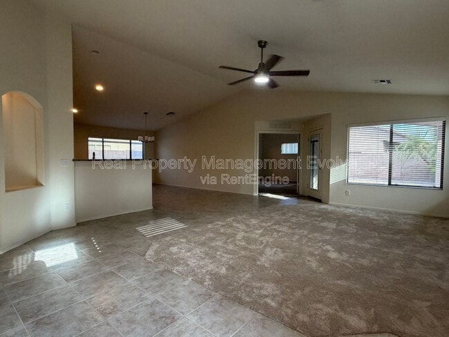 Building Photo - 15847 W Saguaro Ln