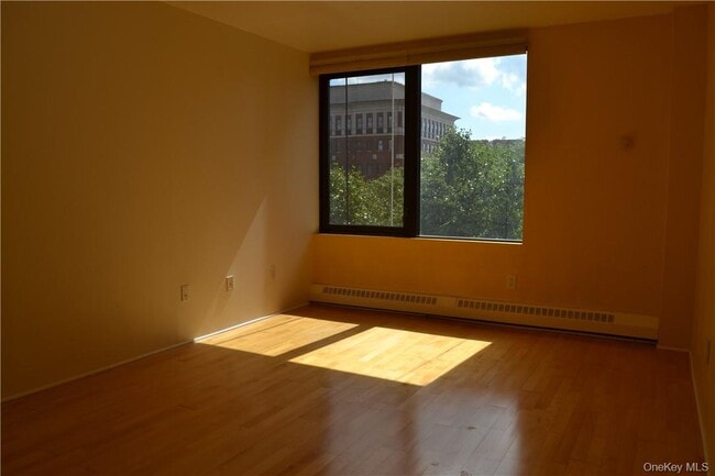 Building Photo - 4 Martine Ave